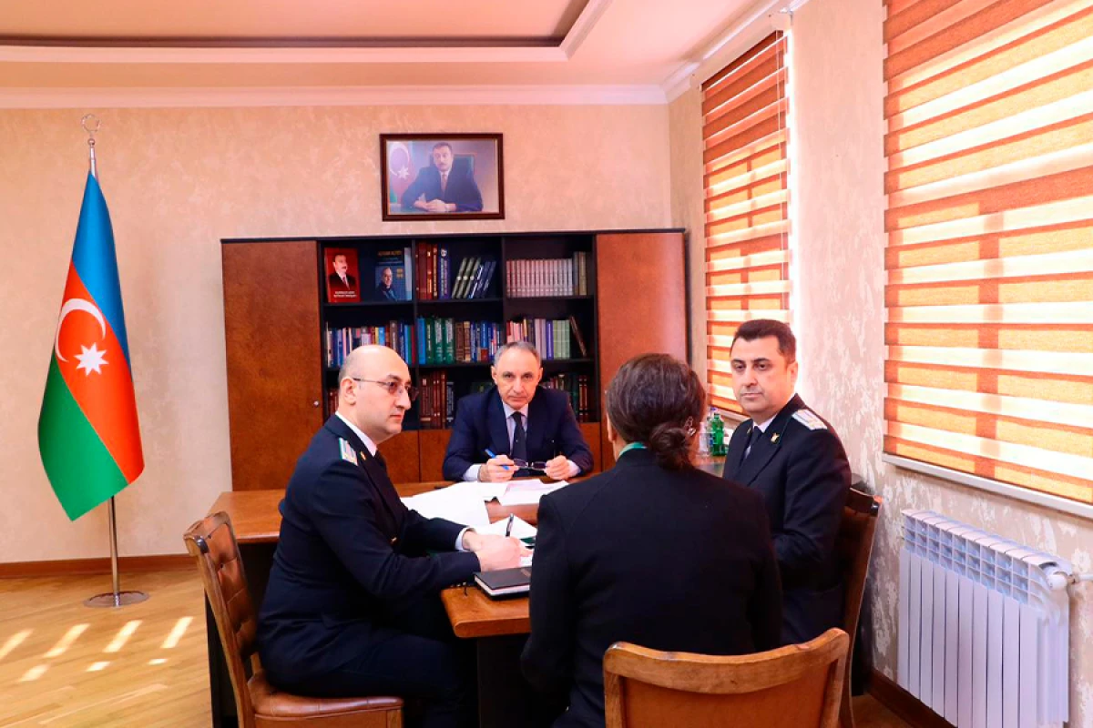Baş prokuror vətəndaşları qəbul etdi