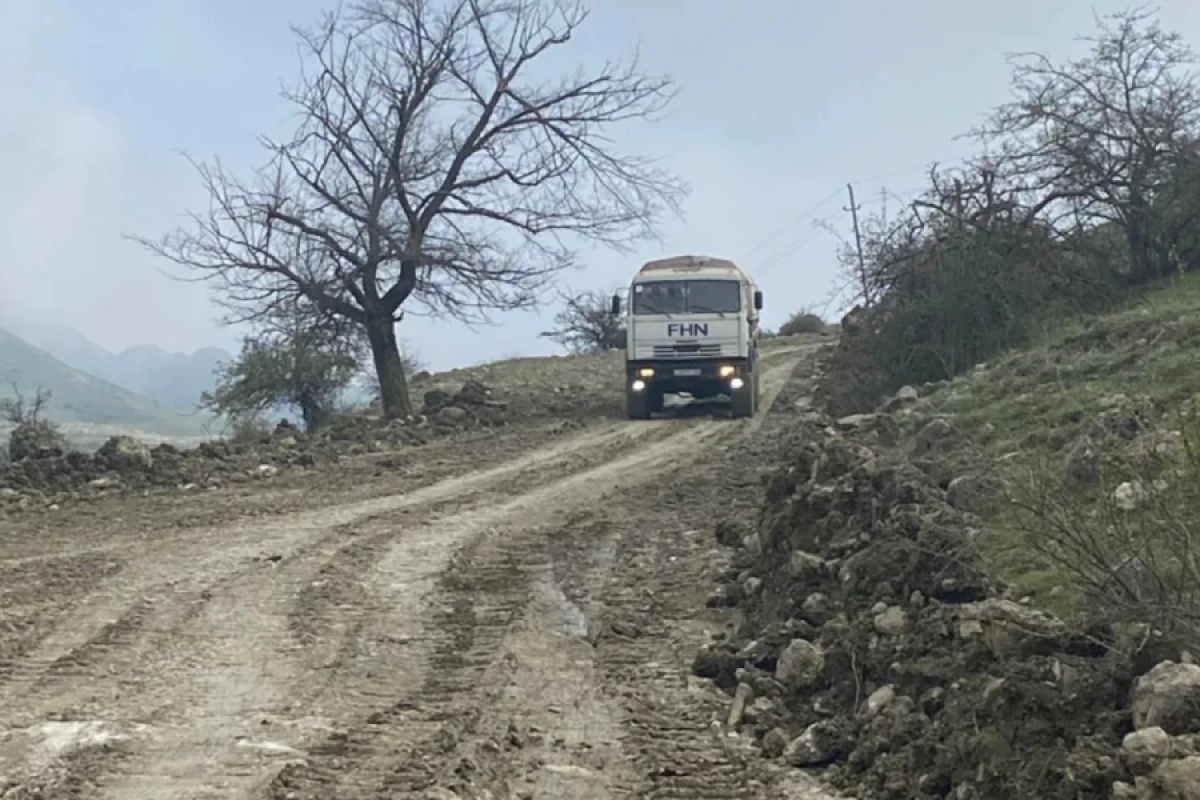 Qubanın Qonaqkəndində torpaq sürüşməsi oldu, rayonla kəndləri birləşdirən yol sıradan çıxdı