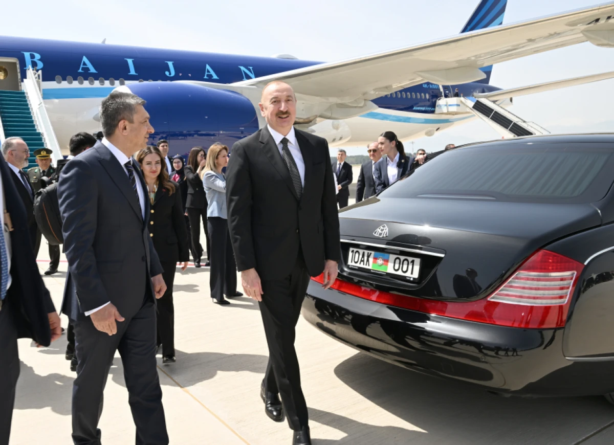 Azərbaycan Prezidenti Türkiyəyə işgüzar səfərə getdi — 10
