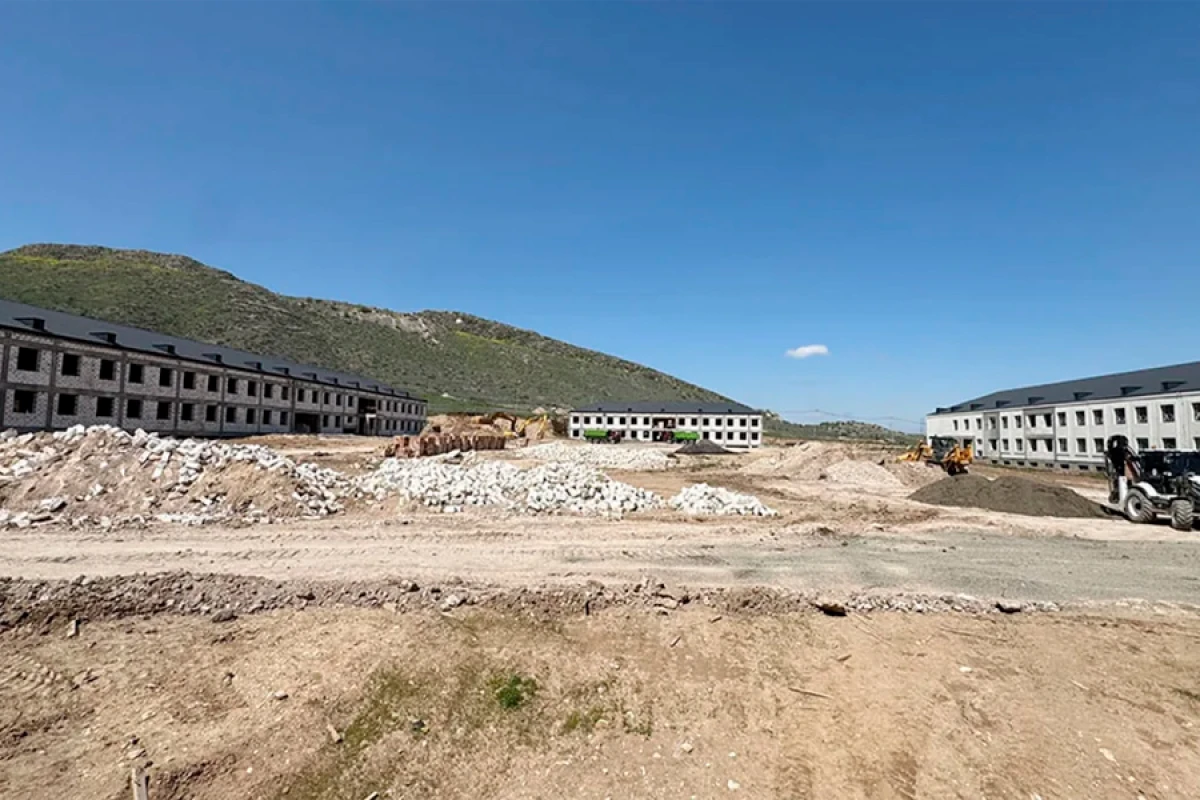 Azad olunmuş ərazilərdə yeni hərbi infrastruktur yaradılır