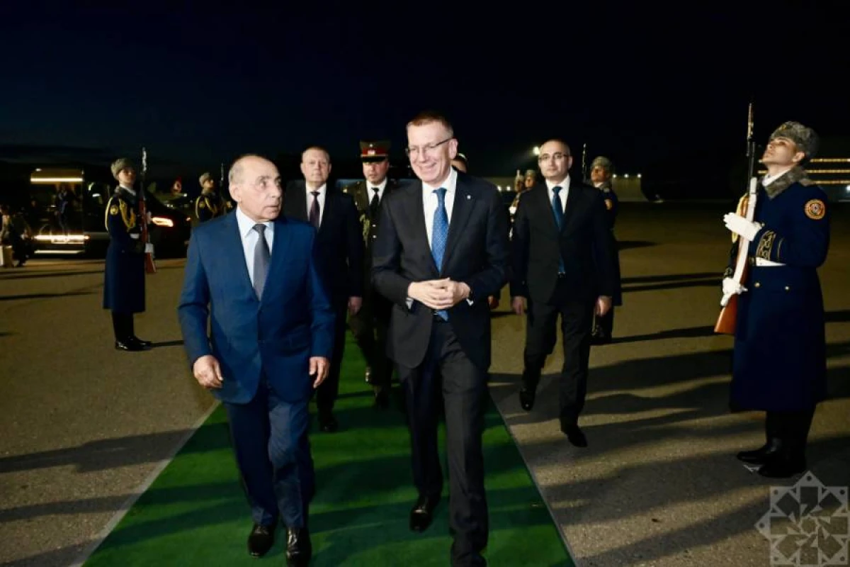 Latviya Prezidenti Azərbaycana rəsmi səfərə gəldi