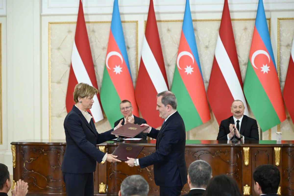 Azərbaycan-Latviya sənədləri mübadilə edildi - YENİLƏNDİ — 8