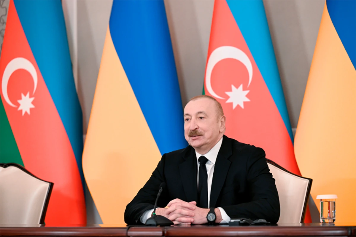 İlham Əliyev: Həm Azərbaycanda, həm də Ukraynada hərbi sənaye kompleksi inkişaf edir