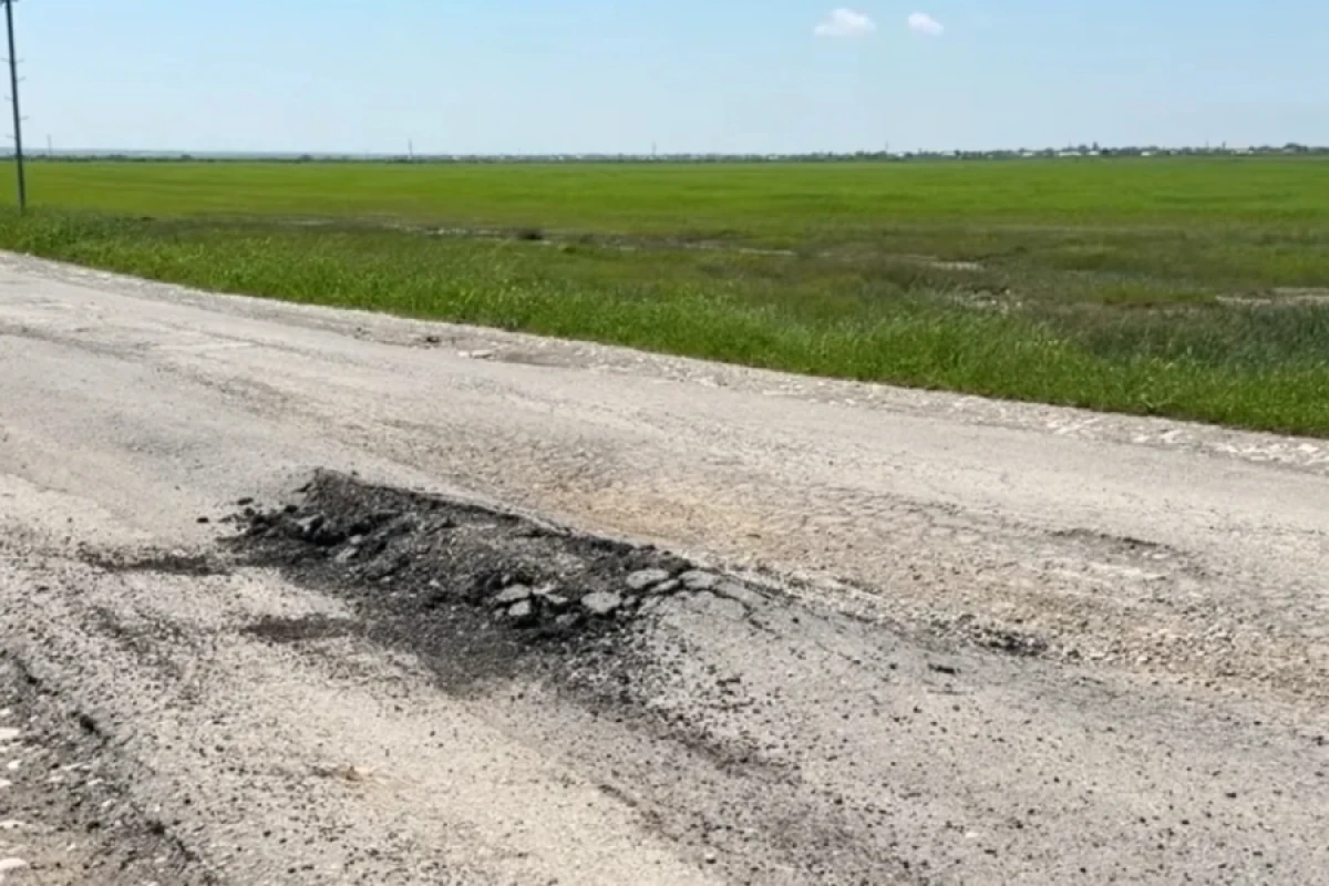 10 min sakinin istifadə etdiyi yol çökür- VİDEO