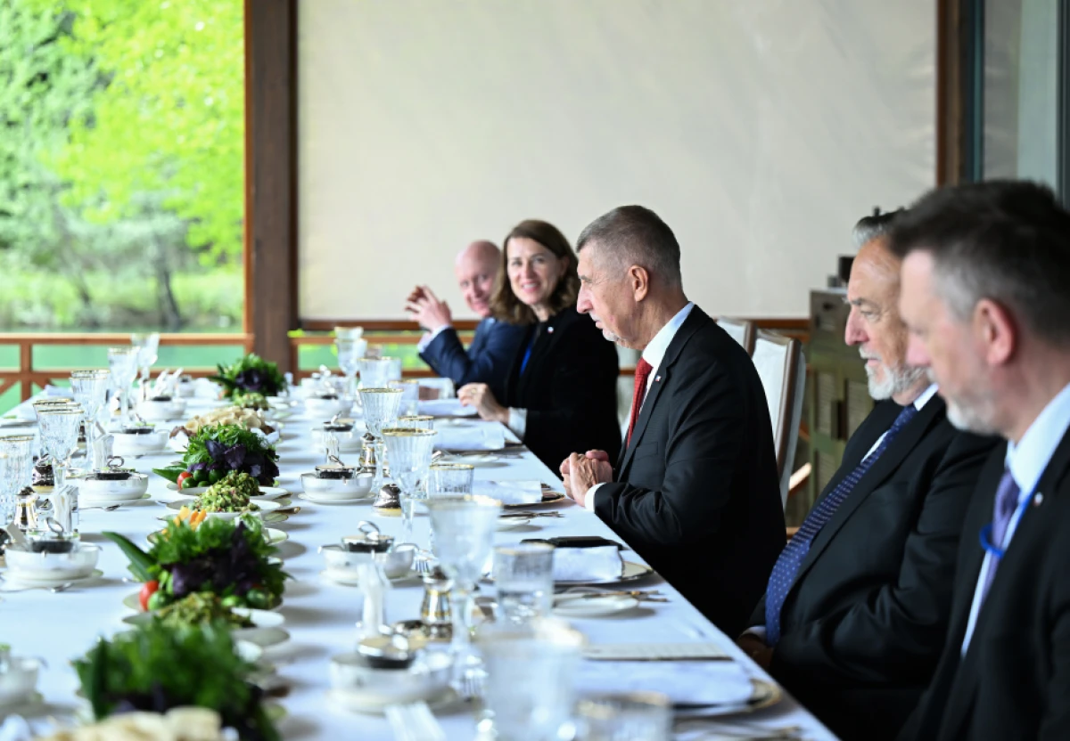 Prezident İlham Əliyevin adından Çexiyanın Baş nazirinin şərəfinə rəsmi lanç verildi — 1