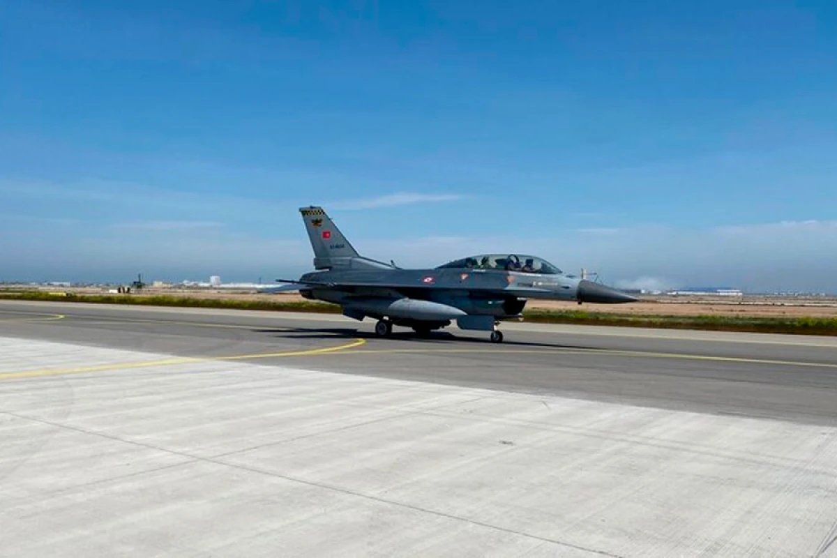 Türkiyə F-16-ları Azərbaycanda - FOTO