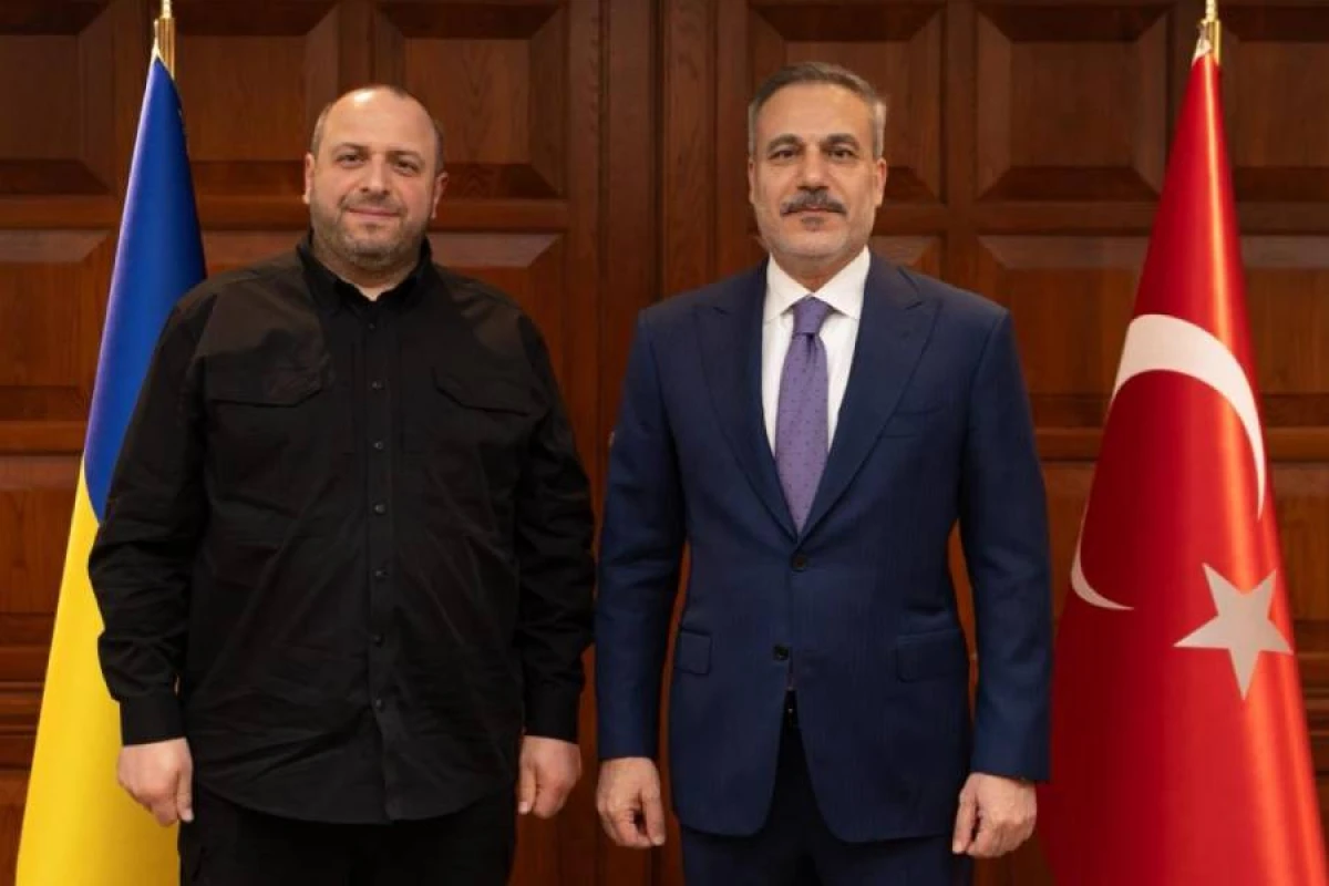 Türkiyə XİN başçısı Rüstəm Umerovla görüşdü