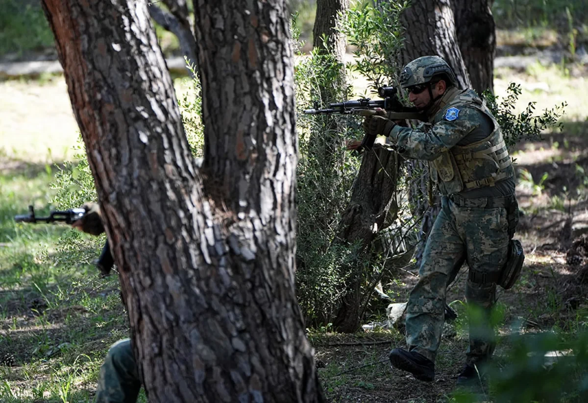 Hərbçilərimiz bunker və mağaralarda döyüş tapşırıqlarını yerinə yetirdilər — 3