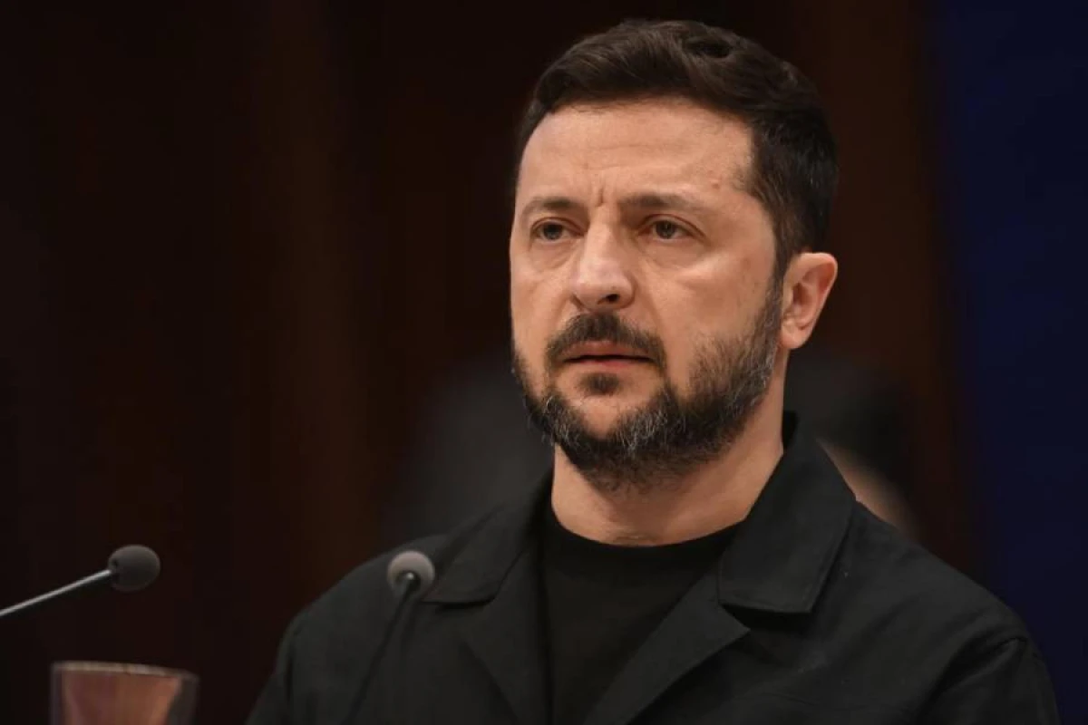 Zelenski 5 nəfərə qarşı sanksiya tətbiq etdi