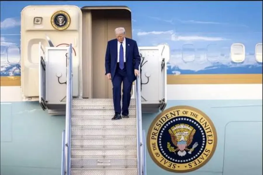 Сменили самолет и запутали следы: как Трамп ушел от прицела Ирана