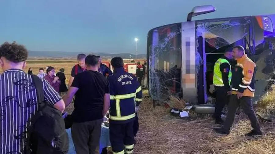 В Турции перевернулся автобус: пострадали 46 человек