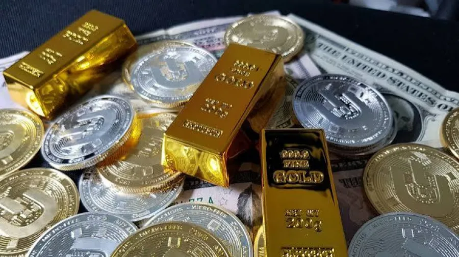 Золото начало неделю с роста