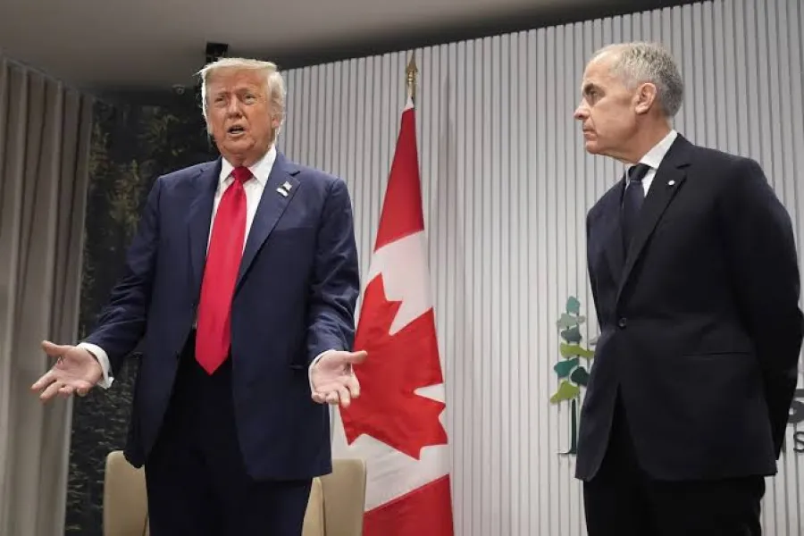 Трамп приостановил введение пошлин против Канады на 3 дня