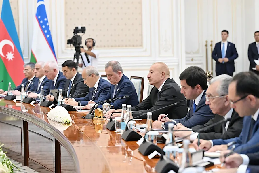 İlham Əliyev Özbəkistan Prezidentinin Qarabağa investisiyaların cəlb edilməsində xüsusi rolunu qeyd etdi