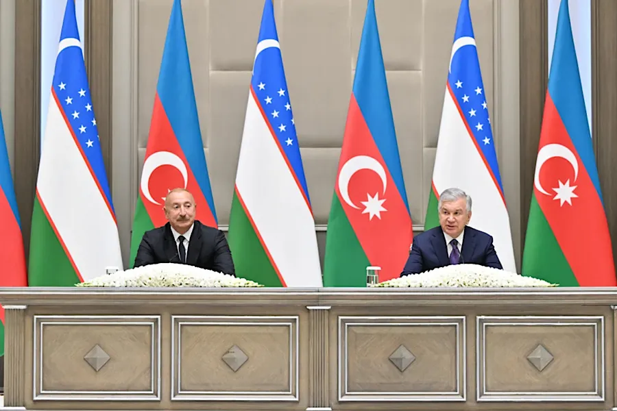 Azərbaycan və Özbəkistan prezidentləri mətbuata bəyanatlarla çıxış etdilər
