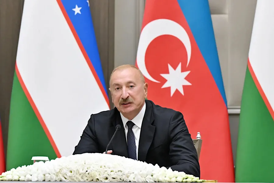 İlham Əliyev Özbəkistan üçün bərə tikintisini sürətləndirməyə çağırdı