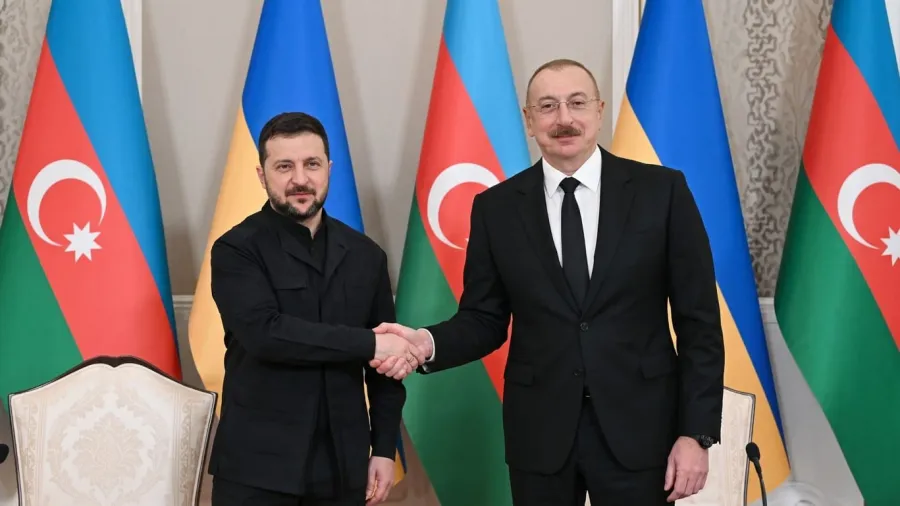 Президент: Мы продолжим оказывать гуманитарную поддержку народу Украины