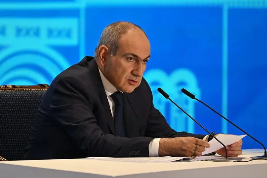 Paşinyan: "Ermənistanı KTMT-dən çıxarmaq qərarına məmnun olaram"