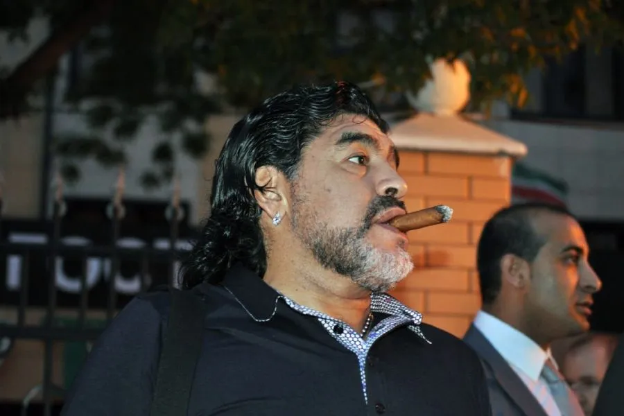 Maradonanın tarix yazdığı top milyonlarla dollara alıcı tapdı