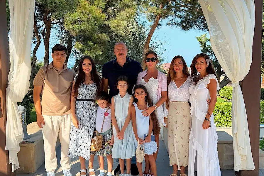 Prezident ailəsinin səmimi FOTOSU